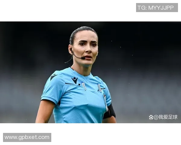 魅力与公正并存美女足球裁判在绿茵场上的风采与挑战
