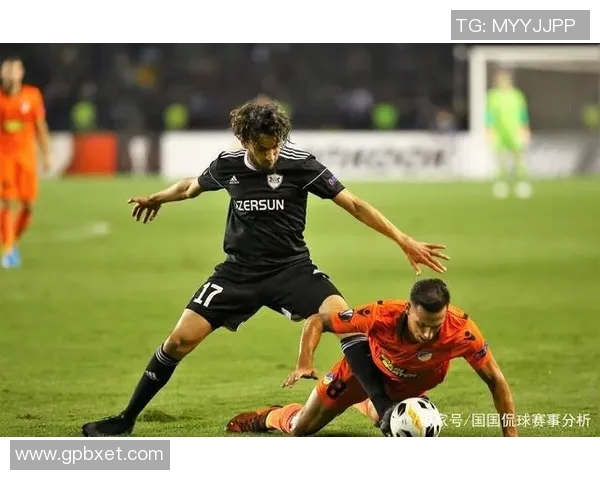 卡拉巴赫与莫尔德的激烈对决揭示足球战术的精彩与魅力